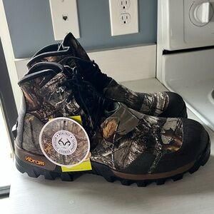 Real tree camo boots